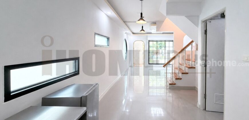 ทาวน์ เฮ้าส์ บ้าน สิ รา รมย์ บ้าน กล้วย ไทรน้อย