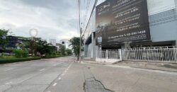 บ้านเดี่ยว 2 ชั้น 2 หลัง มีร้านอาหาร | 179 ตรว. | พื้นที่ใช้สอย 500 ตรม. | 5 นอน | 6 น้ำ | จอดรถ 2 คัน | ห้องอเนกประสงค์ชั้น1 ห้องทำงาน | ห้องแม่บ้าน 2 ห้องน้ำแม่บ้าน 2