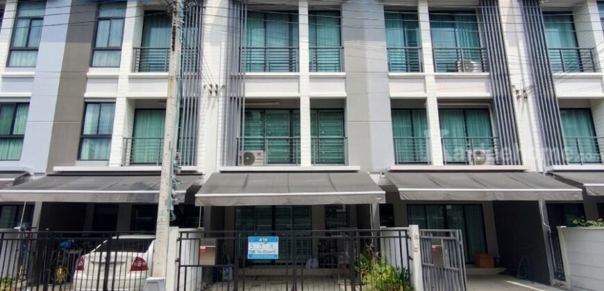 ขาย!! ทาวน์โฮม 3 ชั้น บ้านกลางเมือง งามวงศ์วาน (ขนาด 18 ตร.ว.) งามวงศ์วาน 47 แยก 6 (ซ.ชินเขต 2/6) ใกล้การไฟฟ้าส่วนภูมิภาค(สำนักงานใหญ่) หลักสี่ กทม. : Baan Klang Muang Ngamwongwan