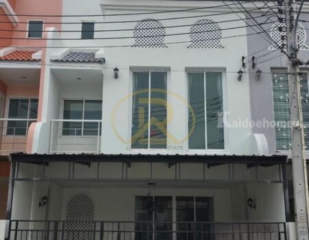 ขายทาวน์โฮม 3 ชั้น สไตล์โมร็อคโค “Villa Maroc บางแสน”