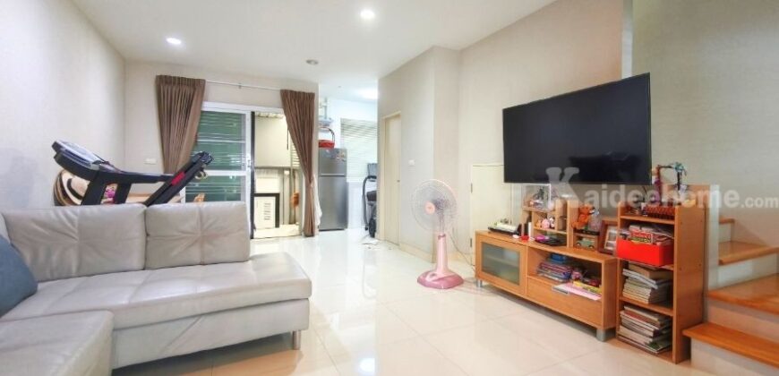 ขาย!! ทาวน์โฮม 3 ชั้น บ้านกลางเมือง งามวงศ์วาน (ขนาด 18 ตร.ว.) งามวงศ์วาน 47 แยก 6 (ซ.ชินเขต 2/6) ใกล้การไฟฟ้าส่วนภูมิภาค(สำนักงานใหญ่) หลักสี่ กทม. : Baan Klang Muang Ngamwongwan