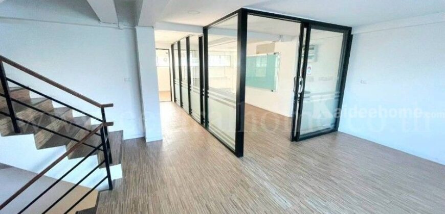 อาคารพาณิชย์ หรือตึกออฟฟิศ 3.5 ชั้น 2 คูหา เสนา อเวนิว รังสิต – คลอง 1