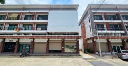 อาคารพาณิชย์ หรือตึกออฟฟิศ 3.5 ชั้น 2 คูหา เสนา อเวนิว รังสิต – คลอง 1