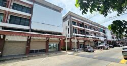 อาคารพาณิชย์ หรือตึกออฟฟิศ 3.5 ชั้น 2 คูหา เสนา อเวนิว รังสิต – คลอง 1