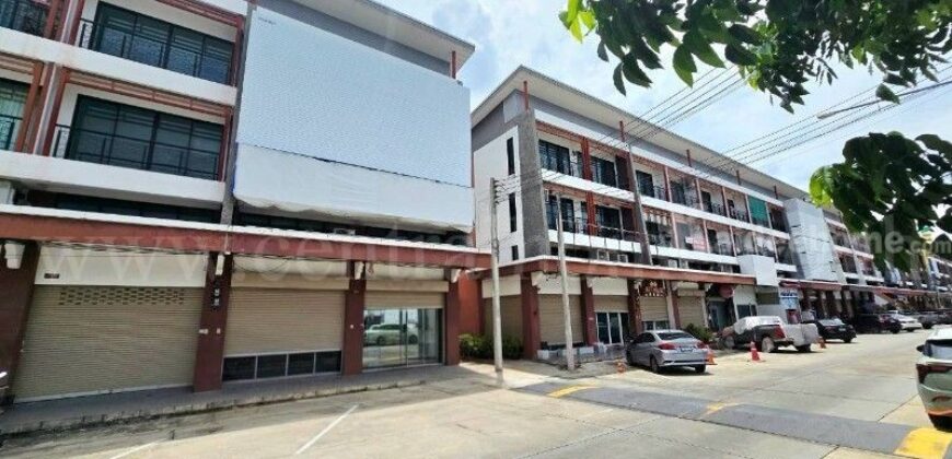 อาคารพาณิชย์ หรือตึกออฟฟิศ 3.5 ชั้น 2 คูหา เสนา อเวนิว รังสิต – คลอง 1