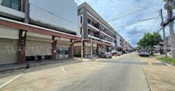 อาคารพาณิชย์ หรือตึกออฟฟิศ 3.5 ชั้น 2 คูหา เสนา อเวนิว รังสิต – คลอง 1