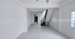 ทาวน์เฮ้าส์ ทรัพย์ดินทอง เทพารักษ์ หลังริม รีโนเวทพร้อมอยู่
