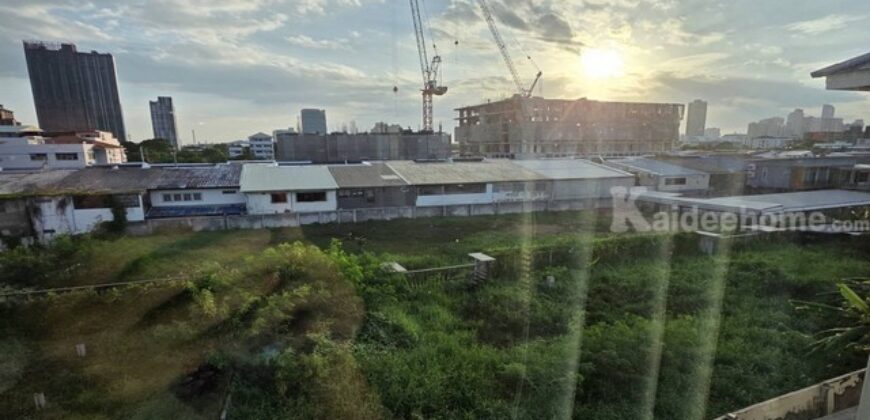 รหัสC7249 ขายบ้านเดี่ยวหลังใหญ่ เนื้อที่เกือบ 300 ตรว. มีลิฟต์ ในซอยสุขุมวิท101 ใกล้ BTS ปุณณวิถี