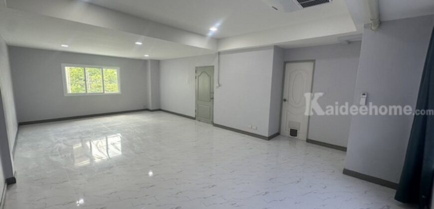รหัสC7264 ให้เช่าทาวน์โฮม Home Office 4 ชั้น ย่านลาดพร้าว 80 เชื่อมต่อรัชดา เหม่งจ๋าย ใกล้รถไฟฟ้าสถานีลาดพร้าว 83