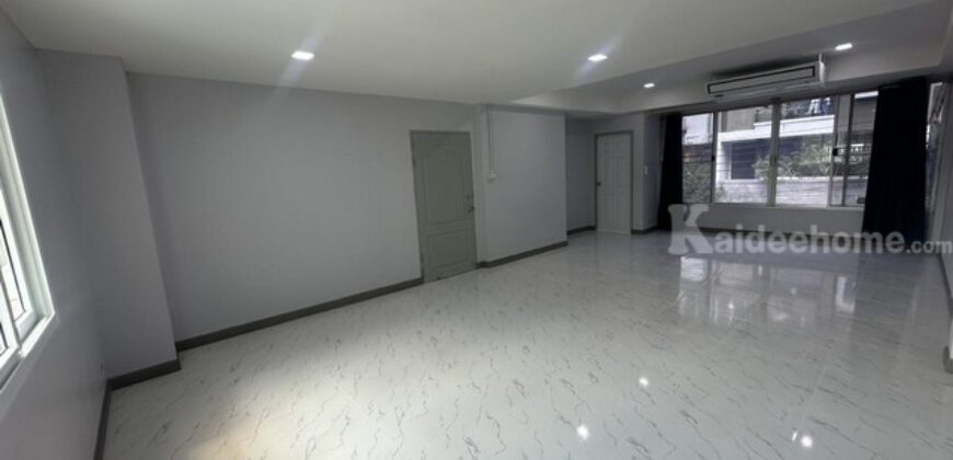 รหัสC7264 ให้เช่าทาวน์โฮม Home Office 4 ชั้น ย่านลาดพร้าว 80 เชื่อมต่อรัชดา เหม่งจ๋าย ใกล้รถไฟฟ้าสถานีลาดพร้าว 83