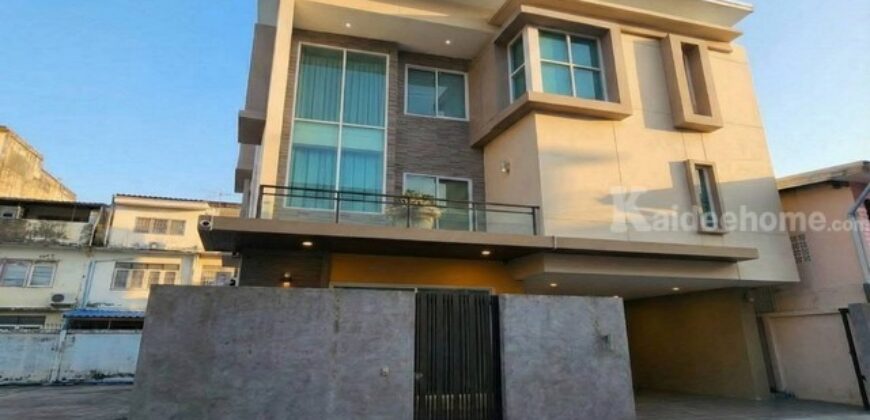 รหัสC7268 ให้เช่าบ้านเดี่ยว 3ชั้น เหมาะทำโฮมออฟฟิศและพักอาศัย ย่านรามอินทรา 73 ใกล้รถไฟฟ้าสถานีคู้บอน
