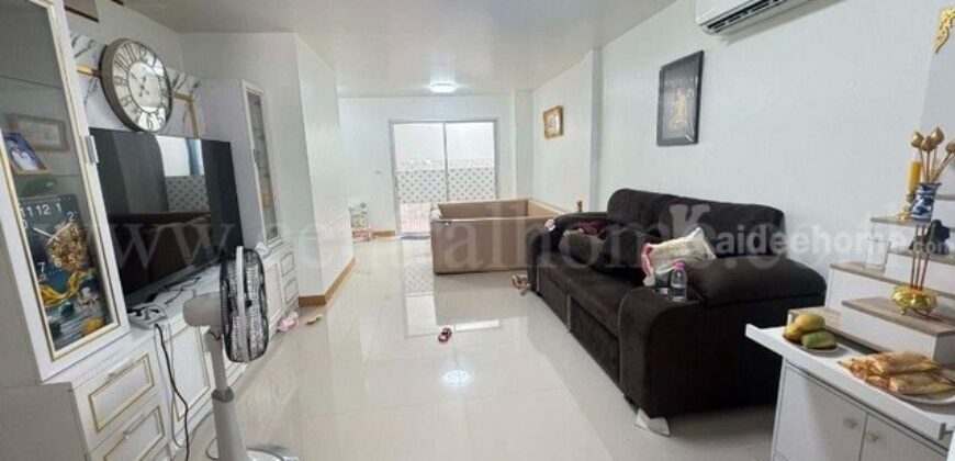 ทาวน์โฮม หมู่บ้านตรีพฤกษ์ เลียบคลองประปานครปฐม ราคาถูก
