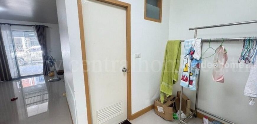 ทาวน์โฮม หมู่บ้านตรีพฤกษ์ เลียบคลองประปานครปฐม ราคาถูก