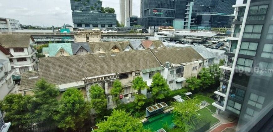ชาโตว์ อินทาวน์ สุขุมวิทย์ 64/1 พร้อมเฟอร์