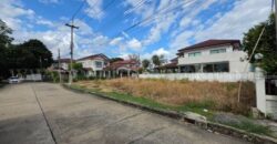 ที่ดิน 85 ตร.ว. ถมแล้ว หมู่บ้านปาริชาติ แปลงมุม ขายถูก ราคาต่ำกว่าประเมิน