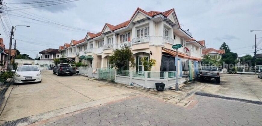 ทาวน์เฮ้าส์ เปี่ยมสุข งามวงศ์วาน 23 หลังมุม