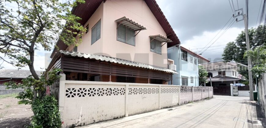 บ้านเดี่ยว หลังมุม ซอยพระแม่มหาการุณย์ พร้อมห้องพักปล่อยเช่า