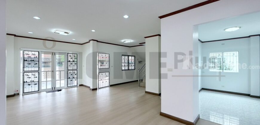 บ้านเดี่ยว 2 ชั้น หมู่บ้าน เฟื่อง สุข 2 ลำ โพ