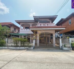 ให้เช่าบ้านเดี่ยว2ชั้น เลี้ยงสัตว์ได้ หมู่บ้านกีรติ 5 บ้านสวน 9 ซ.1 ใกล้โรงเรียนจั่นอนุสรณ์  ต.บ้านสวน อ.เมืองชลบุรี จ.ชลบุรี