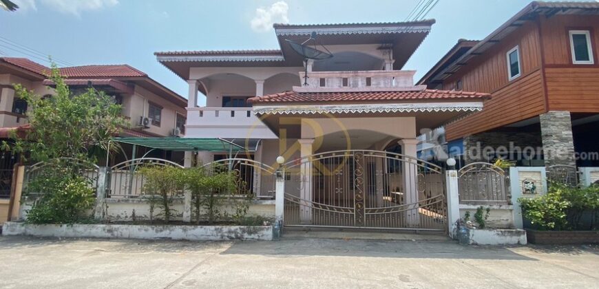 ให้เช่าบ้านเดี่ยว2ชั้น เลี้ยงสัตว์ได้ หมู่บ้านกีรติ 5 บ้านสวน 9 ซ.1 ใกล้โรงเรียนจั่นอนุสรณ์  ต.บ้านสวน อ.เมืองชลบุรี จ.ชลบุรี