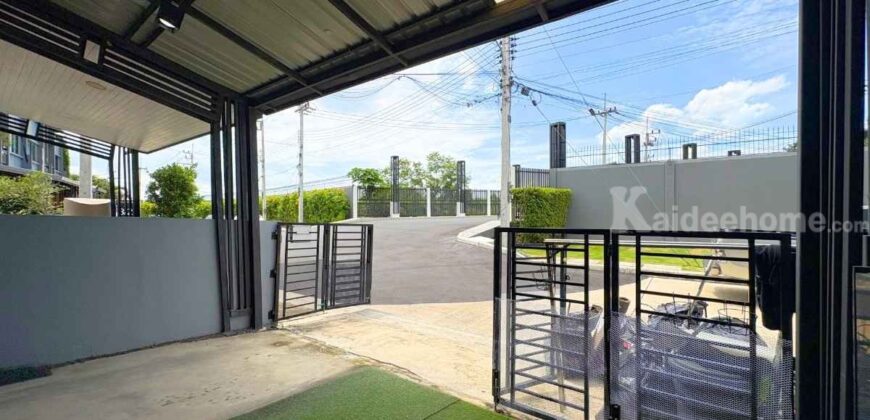สิริเพลส รังสิต ถ.รังสิต-ปทุมธานี หน้าบ้านไม่ชนใคร ได้ความเป็นส่วนตัว Siri Place Rangsit