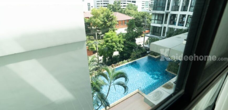 Vาย ชาโตว์ อินทาวน์ สุขุมวิท 62/1 เฟส 1 พร้อมเฟอร์ ห้องมุม Type ใหญ่ วิวสระ