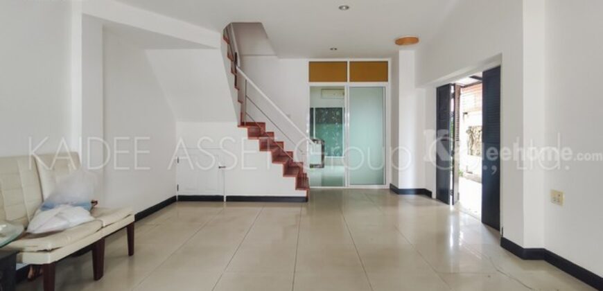 หมู่บ้าน พร้อมสุข ทาวน์เฮ้าส์ ซอย รัตนาธิเบศร์ 17 หลังริม