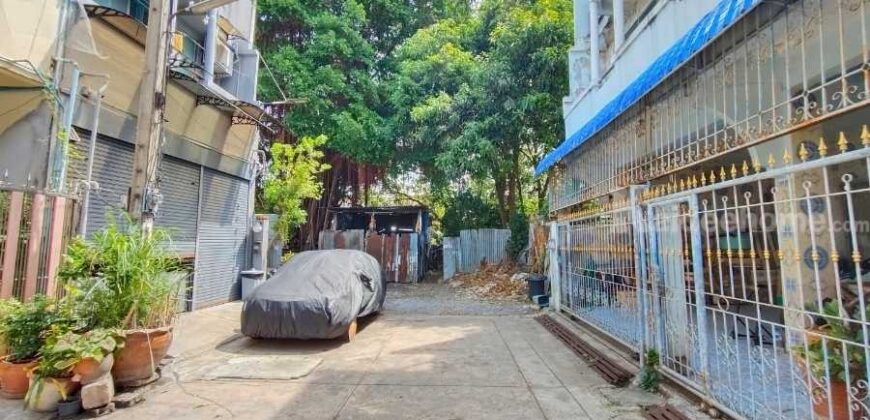 ทาวน์เฮาส์ 3 ชั้น ถ.แจ้งวัฒนะ-ปากเกร็ด ซ.36 ทำเลดี ใกล้รถไฟฟ้า ราคาถูก : Townhouse 3 levels Chaengwattana – Pak Kret 36