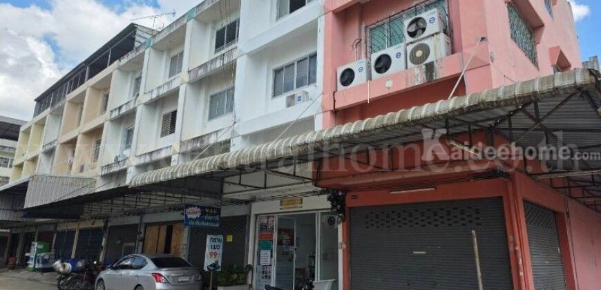 ตึกแถว 3.5 ชั้น รีโนเวทแล้ว ต่อเติมพื้นที่ใช้สอย ถ.พุทธมณฑลสาย 5