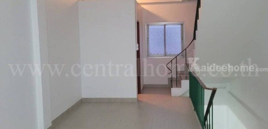 ตึกแถว 3.5 ชั้น รีโนเวทแล้ว ต่อเติมพื้นที่ใช้สอย ถ.พุทธมณฑลสาย 5