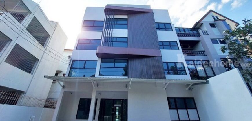 รหัสC7285 อาคารสำนักงาน 4ชั้น ที่จอดรถ 30 คัน ย่านถนนวิภาวดีรังสิต จตุจักร ใกล้ห้าแยกลาดพร้าว