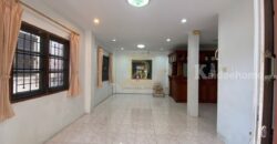 ให้เช่าบ้านเดี่ยว2ชั้น เลี้ยงสัตว์ได้ หมู่บ้านกีรติ 5 บ้านสวน 9 ซ.1 ใกล้โรงเรียนจั่นอนุสรณ์  ต.บ้านสวน อ.เมืองชลบุรี จ.ชลบุรี