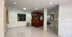 ให้เช่าบ้านเดี่ยว2ชั้น เลี้ยงสัตว์ได้ หมู่บ้านกีรติ 5 บ้านสวน 9 ซ.1 ใกล้โรงเรียนจั่นอนุสรณ์  ต.บ้านสวน อ.เมืองชลบุรี จ.ชลบุรี