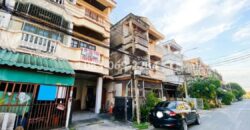ขายทาวน์เฮ้าส์ 3 ชั้น ลาดพร้าว 101 ซอย 50 ใกล้โรงเรียนวัดบึงทองหลาง ปากซอยมีสถานีรถไฟฟ้าสายสายสีเหลือง