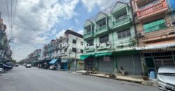 ขายตึกแถว3ห้องติด ใกล้ถนนกาญนาภิเษก 50 เมตร ใกล้ เซ็นทรัลเวสเกต และ MRTคลองบางไผ่