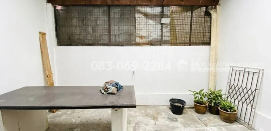 ขายทาวน์เฮ้าส์ 3 ชั้น ลาดพร้าว 101 ซอย 50 ใกล้โรงเรียนวัดบึงทองหลาง ปากซอยมีสถานีรถไฟฟ้าสายสายสีเหลือง