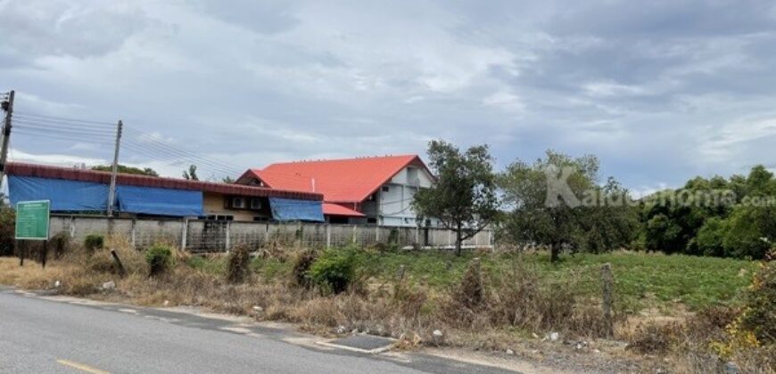ขายที่ดิน ด่วน ต.หนองอิรุณ อ.บ้านบึง ชลบุรี เนื้อที่ 32 ไร่ อยู่หน้าวัดอ่างเวียน โทร 086-751-2764