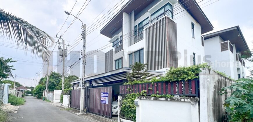 Cozy สตรีวิทยา 2 ซอย 15 | Home office โชคชัย 4 (น้ำไม่ท่วม)