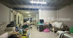 ขายทาวน์โฮม 3 ชั้น ซอยนวมินทร์ 45 หมู่บ้านศรีนวมินทร์ 2 หลังใหญ่ ทำเลทอง! พื้นที่ 29.9 ตรว. สภาพดี พร้อมเข้าอยู่ ทำเลดี ใกล้เดอะมอลล์ บางกะปิ ราคาพิเศษเพียง 4.7 ล้านบาท เท่านั้น