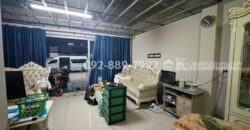 ขายทาวน์โฮม 3 ชั้น ซอยนวมินทร์ 45 หมู่บ้านศรีนวมินทร์ 2 หลังใหญ่ ทำเลทอง! พื้นที่ 29.9 ตรว. สภาพดี พร้อมเข้าอยู่ ทำเลดี ใกล้เดอะมอลล์ บางกะปิ ราคาพิเศษเพียง 4.7 ล้านบาท เท่านั้น