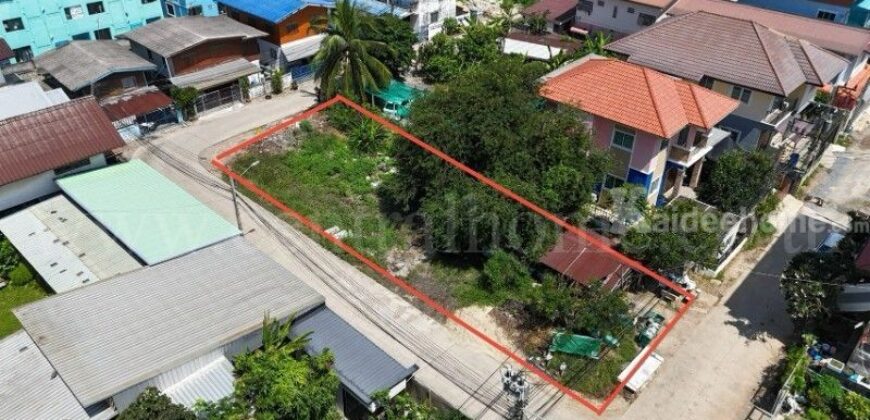 ที่ดิน ซอยเรณูอุทิศ ลาดหลุมแก้ว 120 ตารางวา ติดถนน 3 ด้าน ห่างถนนใหญ่เพียงประมาณ 100 เมตร