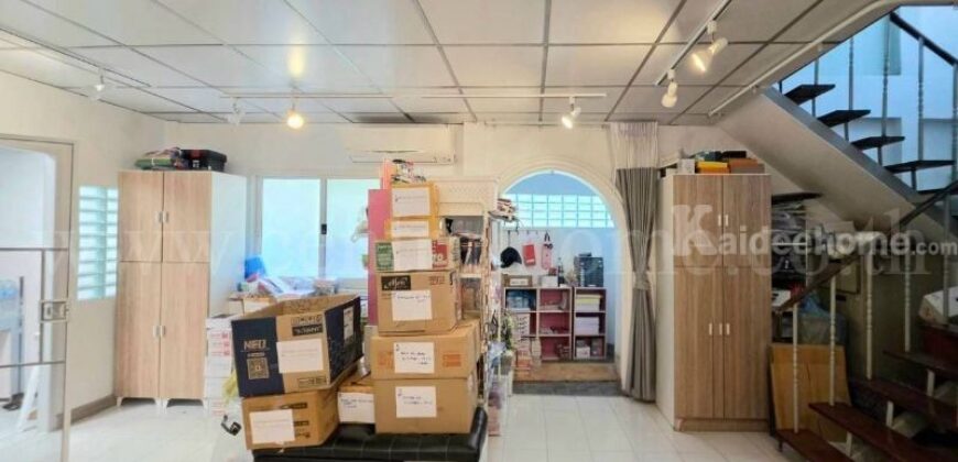 ทาวน์เฮ้าส์ 2 ชั้น ประชานุกูล 3 ซอย 1 ถนนรัชดาภิเษกเชื่อมต่อถนนวงศ์สว่าง บ้านสวย หลังริม ราคาถูก