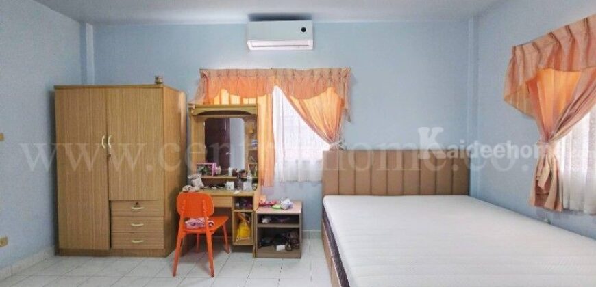 บ้านแฝด (เนื้อที่บ้านเดี่ยว) รวิพร เพลส หลังริม เนินพลับหวาน ทำเลดี สำหรับอยู่อาศัย หรือซื้อลงทุนรีโนเวต ราคาถูกมาก