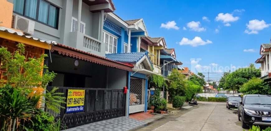 🏡 ขาย ทาวน์เฮ้าส์รีโนเวทใหม่ สวยหรู ไม่มีเสาไฟฟ้าหน้าบ้าน ใกล้ซาฟารีเวิลด์