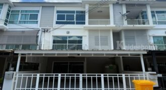 รหัสC7320 บ้านพร้อมเข้าอยู่ได้เลย ให้เช่าทาวน์โฮม 3 ชั้น โครงการเมโทร พระราม 9 ตกแต่งพร้อมอยู่