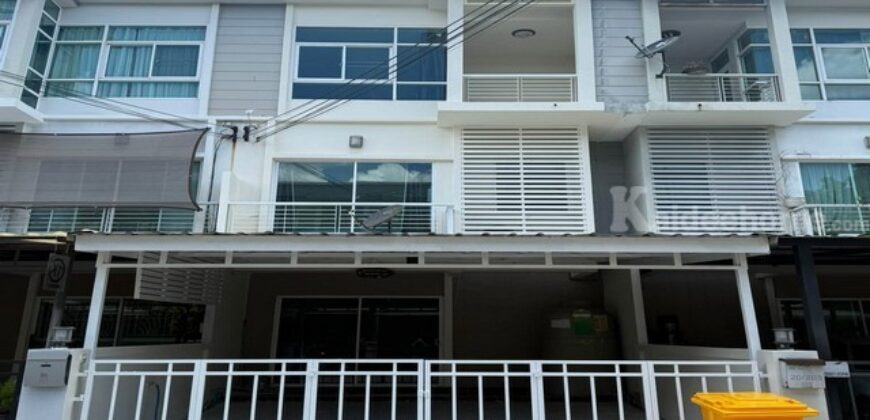รหัสC7320 บ้านพร้อมเข้าอยู่ได้เลย ให้เช่าทาวน์โฮม 3 ชั้น โครงการเมโทร พระราม 9 ตกแต่งพร้อมอยู่