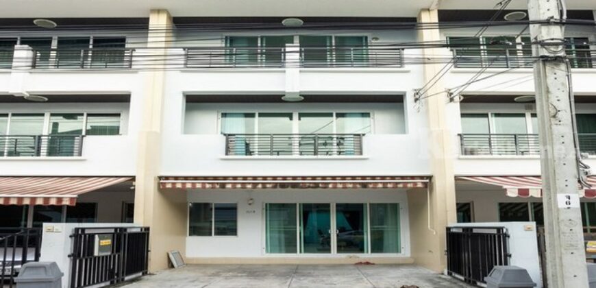 รหัสC7322 ให้เช่าทาวน์โฮม 3ชั้น โครงการบ้านกลางเมือง นาคนิวาส 34 ลาดพร้าว 71 บ้านตกแต่งพร้อมอยู่