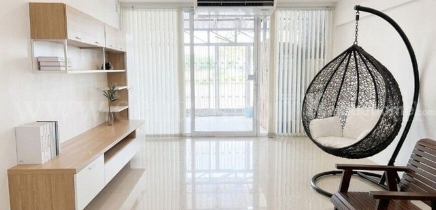 อาคารพาณิชย์ 2.5 ชั้น 19 ตรว. ติดถนน สามารถทำธุรกิจค้าขายได้