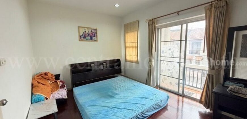 ทาวน์โฮม 3 ชั้น หมู่บ้านนารารมย์ บางกรวย ใกล้วัดชลอ