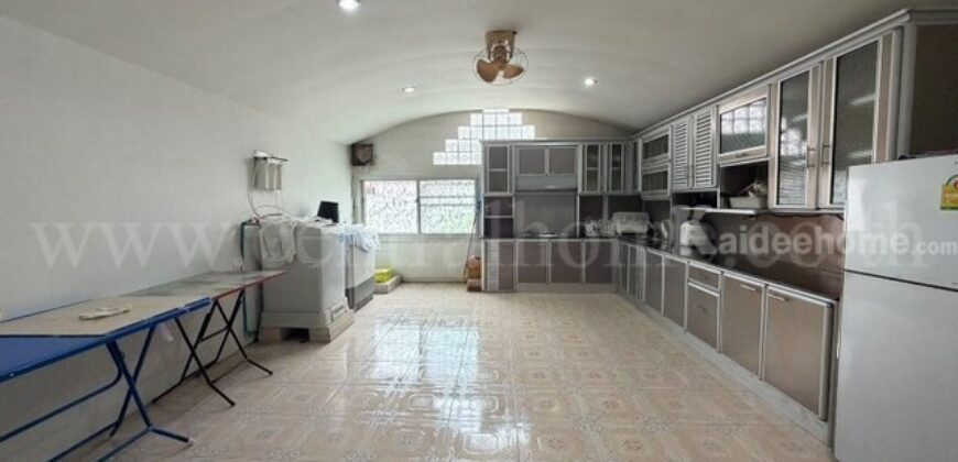 ทาวน์โฮม 3 ชั้น หมู่บ้านนารารมย์ บางกรวย ใกล้วัดชลอ